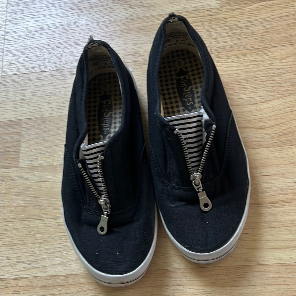 Black Women's Flats